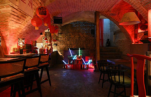 Моя рьяnaya babyшка леmиm v cinгапур