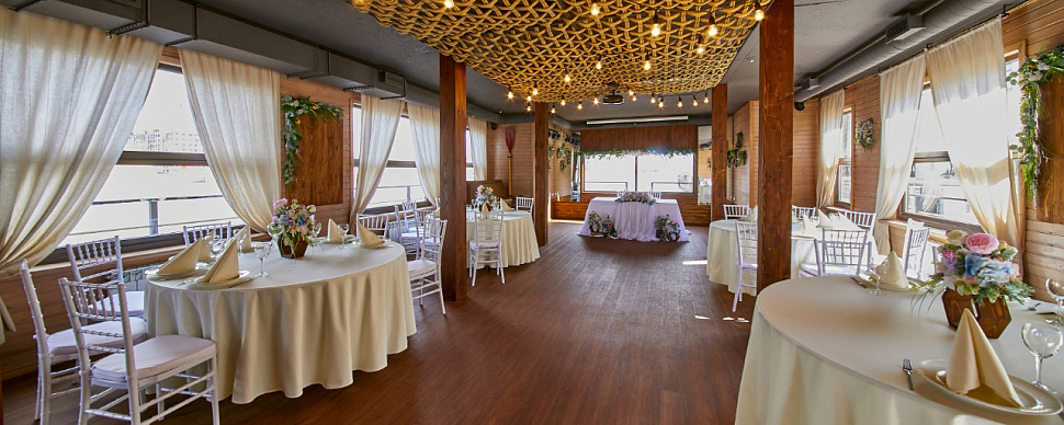 Основной зал