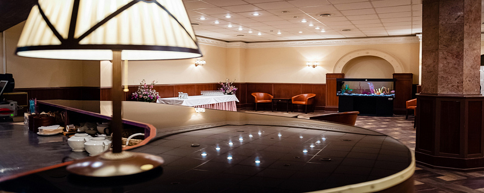 Основной зал