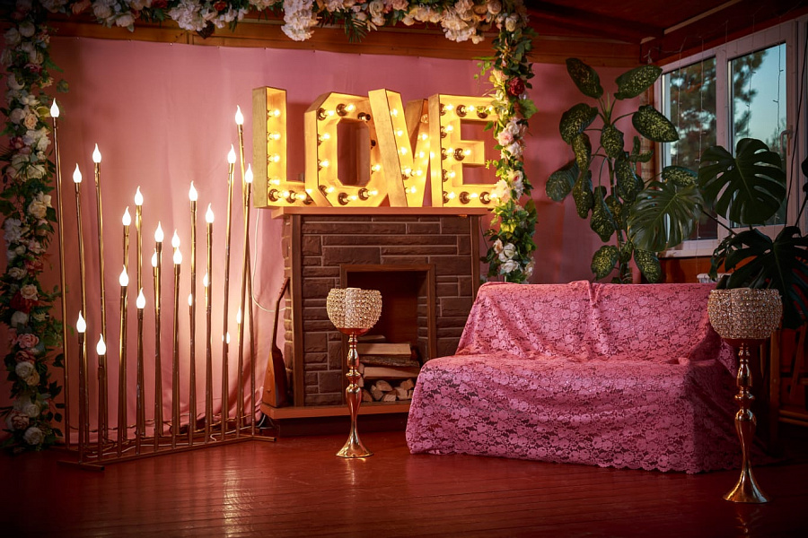 Универсальный зал с верандой