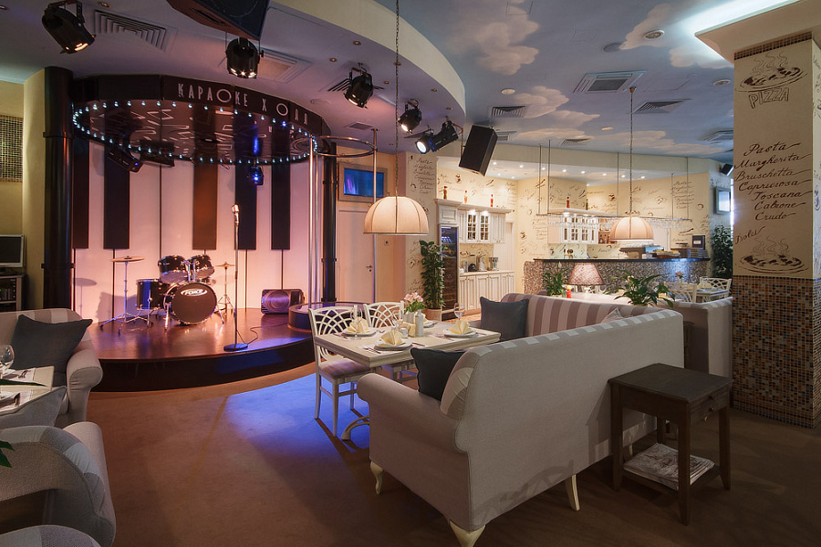 Основной зал