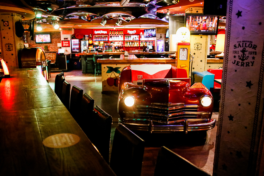 Основной зал