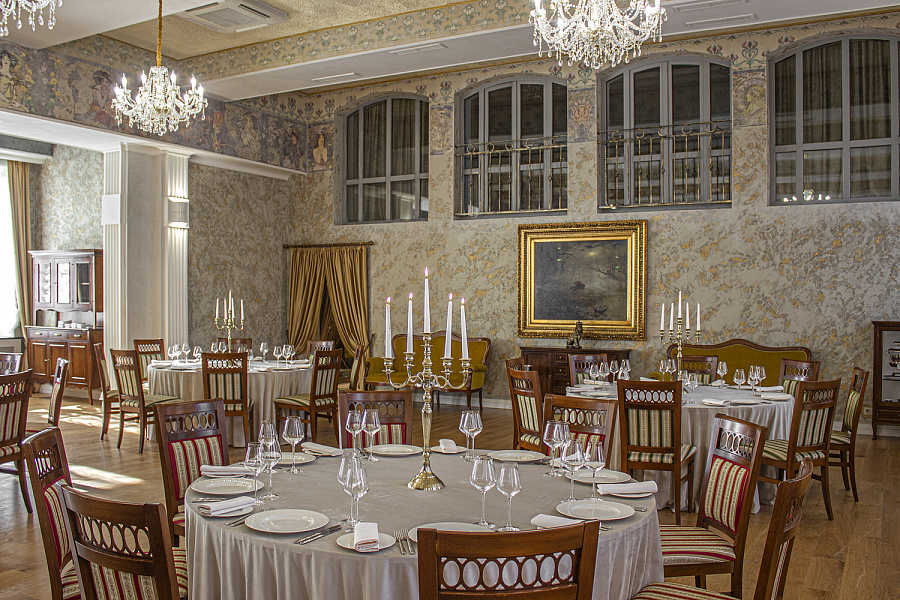 Основной зал