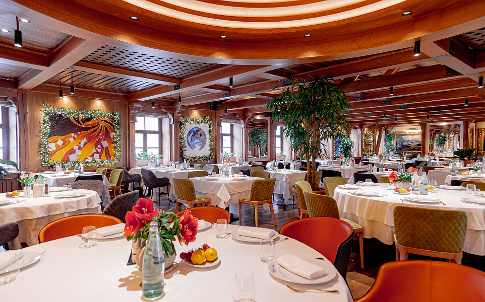 Основной зал