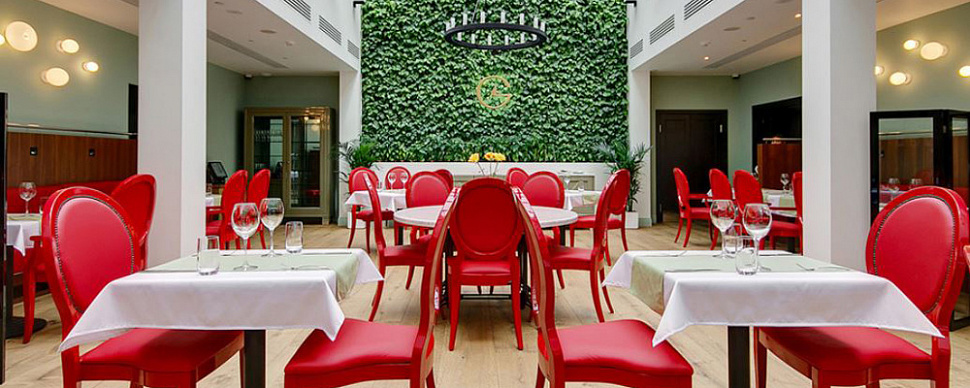 Зал с панорамной крышей