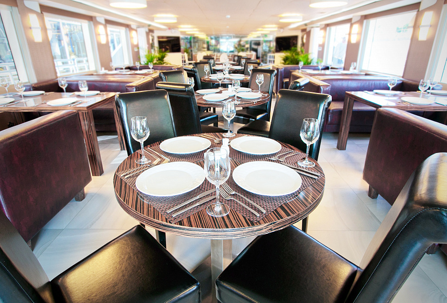 Основной зал