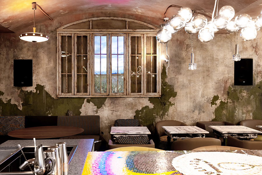 Основной зал