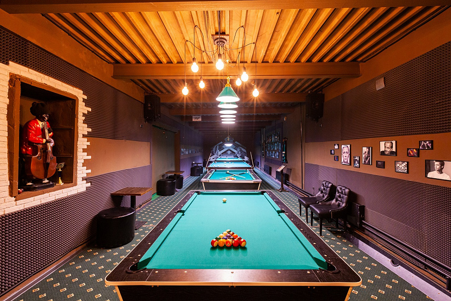 Бильярдный зал