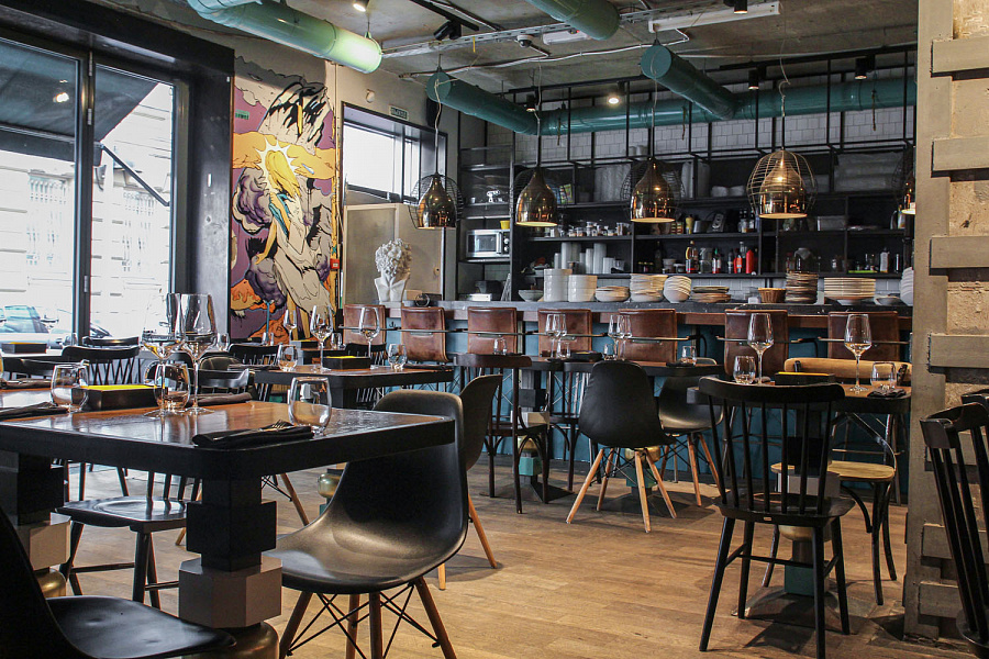 Основной зал