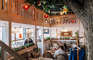 Мама на даче