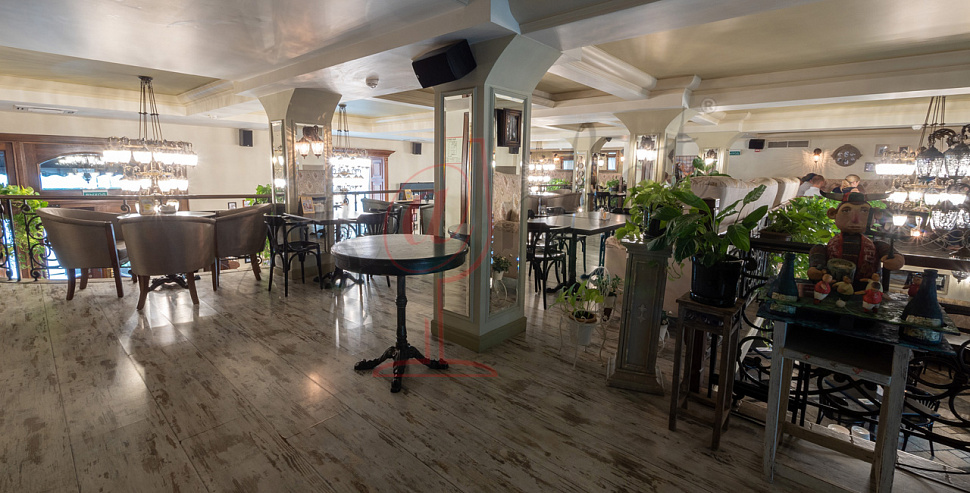 Зал Мезонин