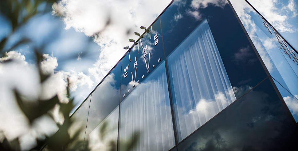 Основной зал на первом этаже