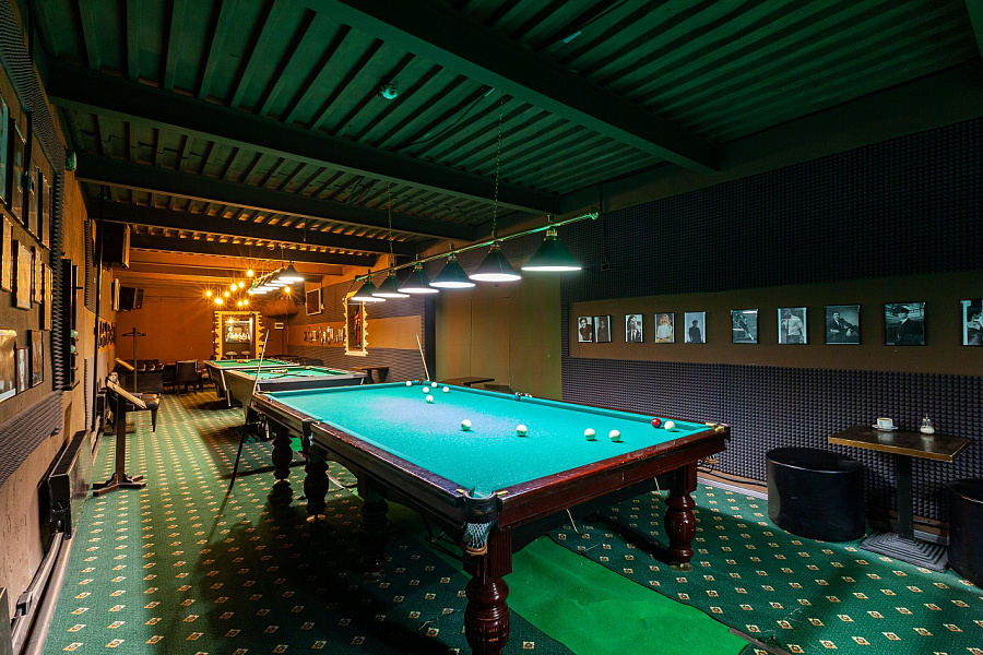 Бильярдный зал