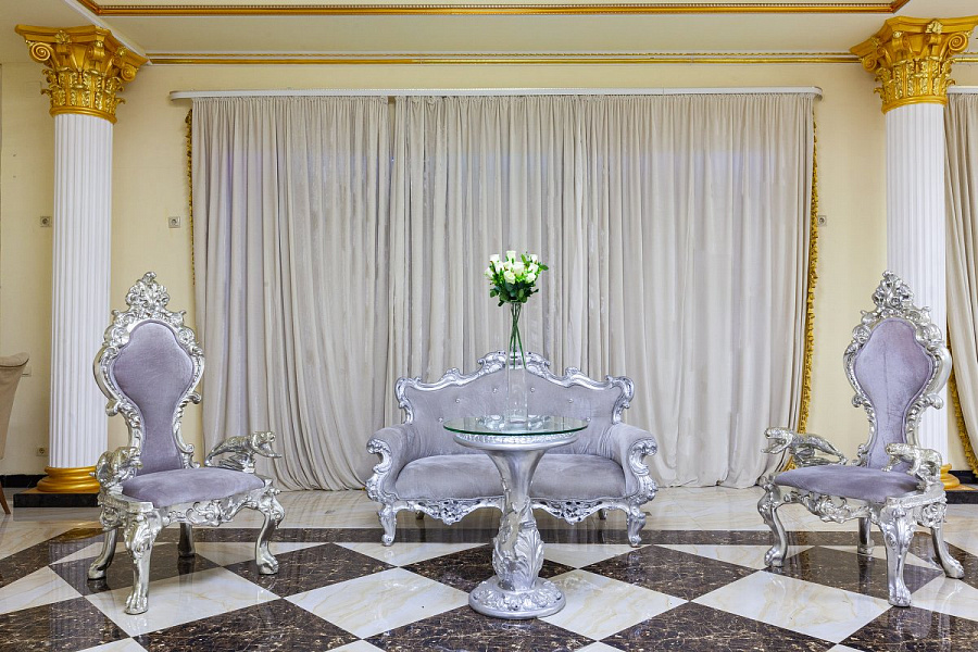 Суриков холл