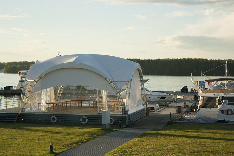 Шатер в Зеленой зоне