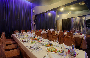 Шоу-Холл Атмосфера