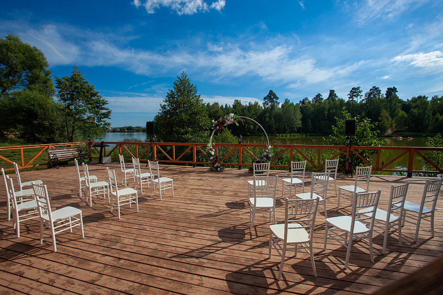 Зал Барский