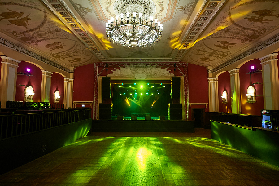 Основной зал