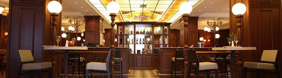 Каштановый зал