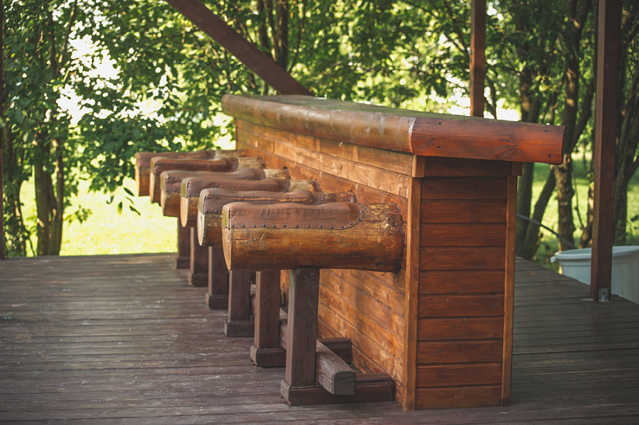 Шатер на берегу