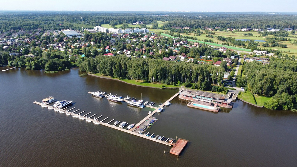 Яхт клуб полностью