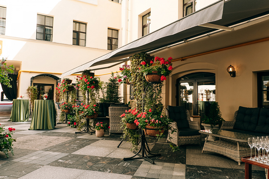 Основной зал