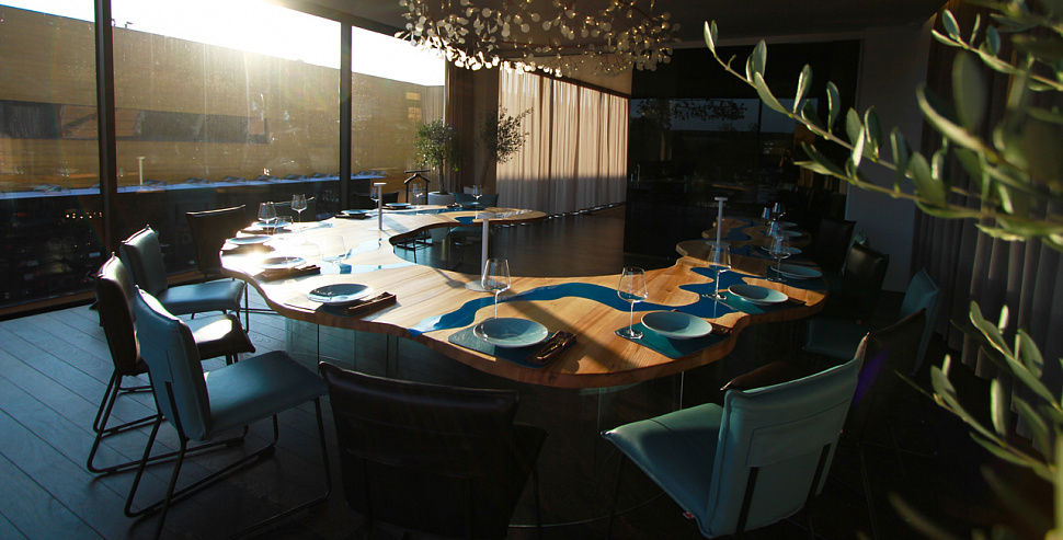 Второй этаж Wine Easy