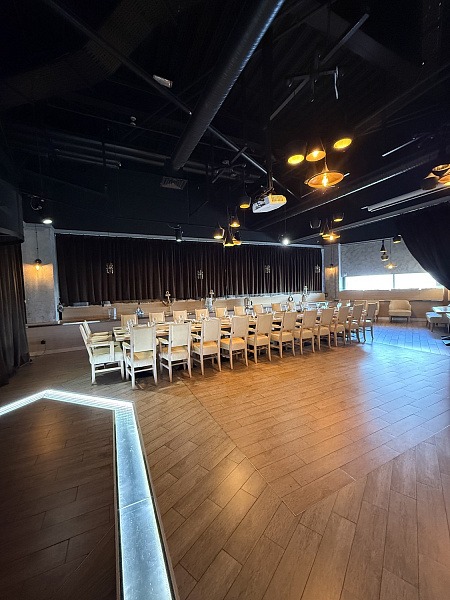 Основной зал