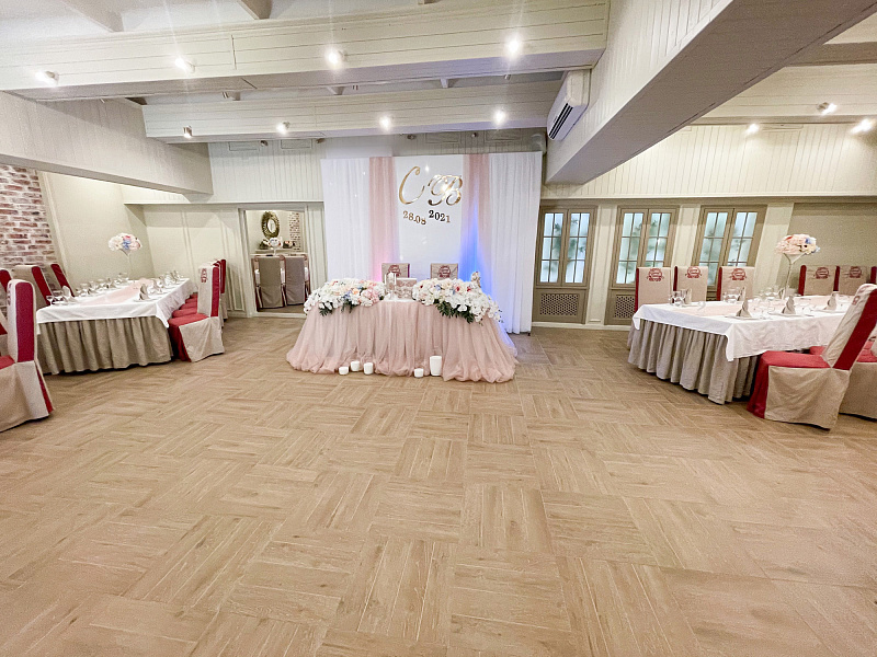 Основной зал