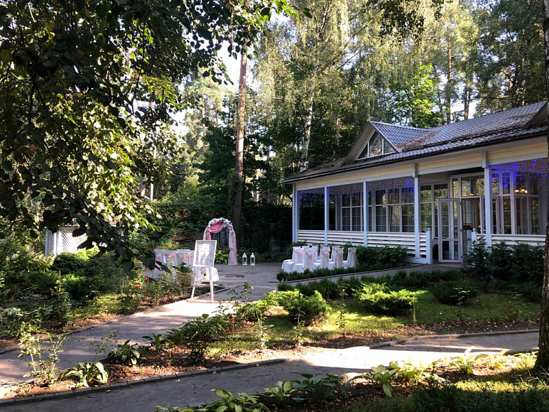 Веранда с камином