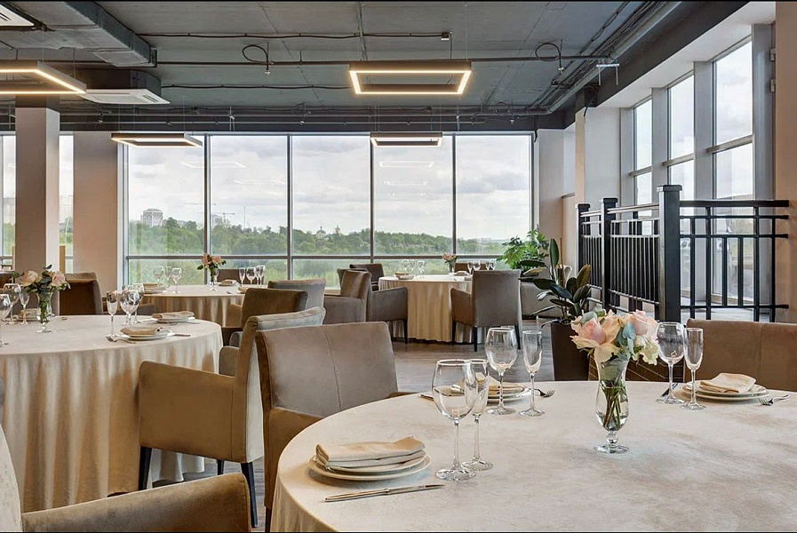 Зал с террасой