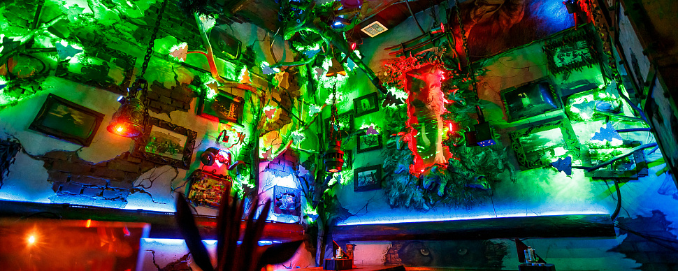 Деревянный Зал