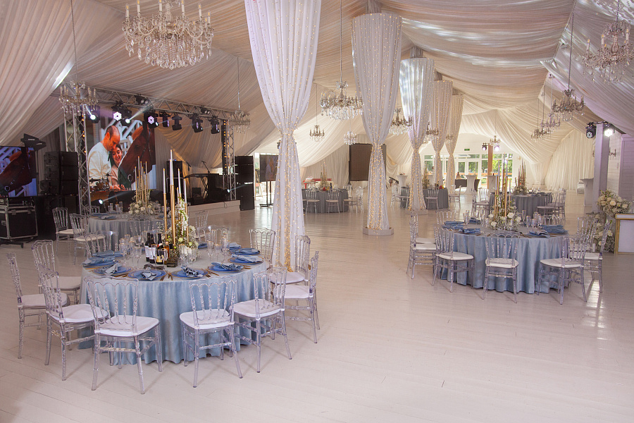 Трубецкой Холл