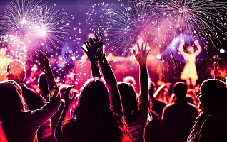 Зелёный Деревянный Дракон идёт на корпоратив