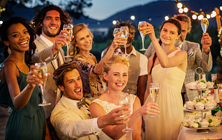 Барная математика: сколько напитков и торта нужно на свадьбу 50 человек