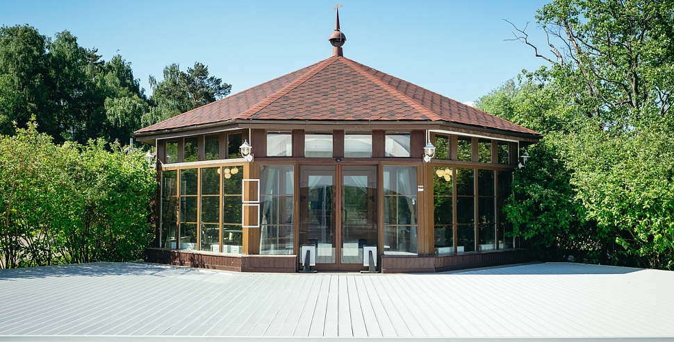 Летняя веранда ресторана «Клюшка»