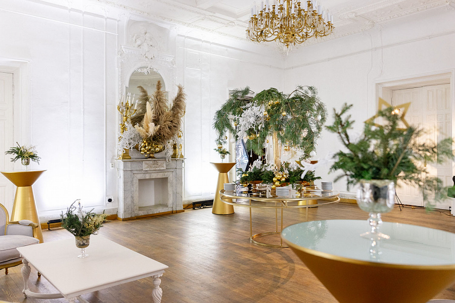 Белая гостиная