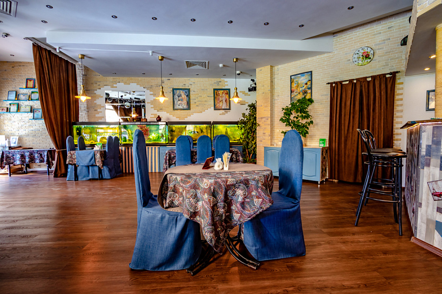 Основной зал