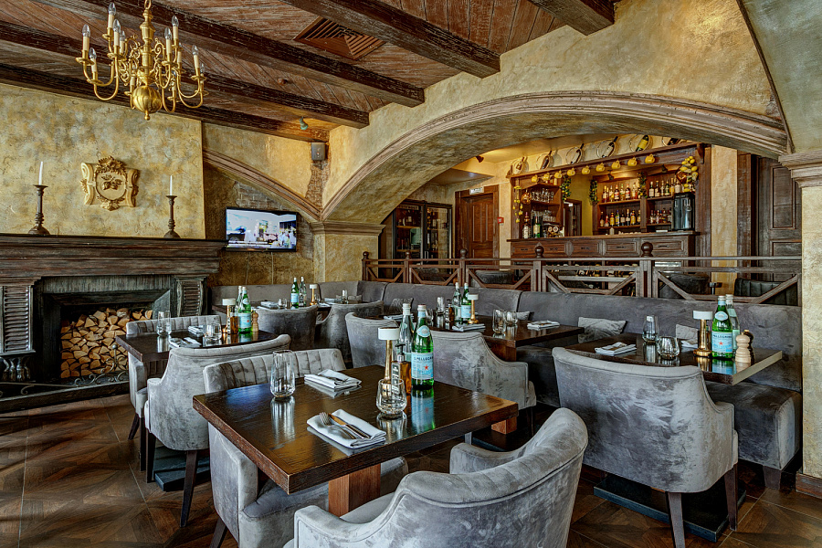 Основной зал