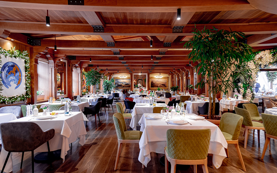 Основной зал