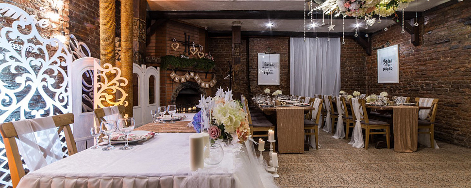 Каминный зал в стиле лофт