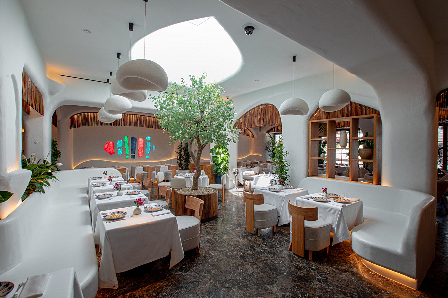 Основной зал