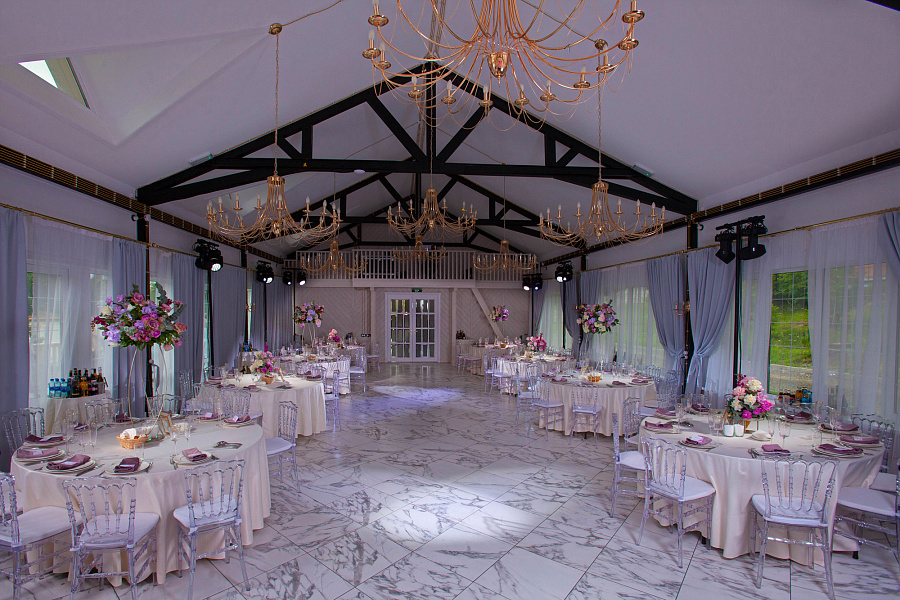 Зал Барский