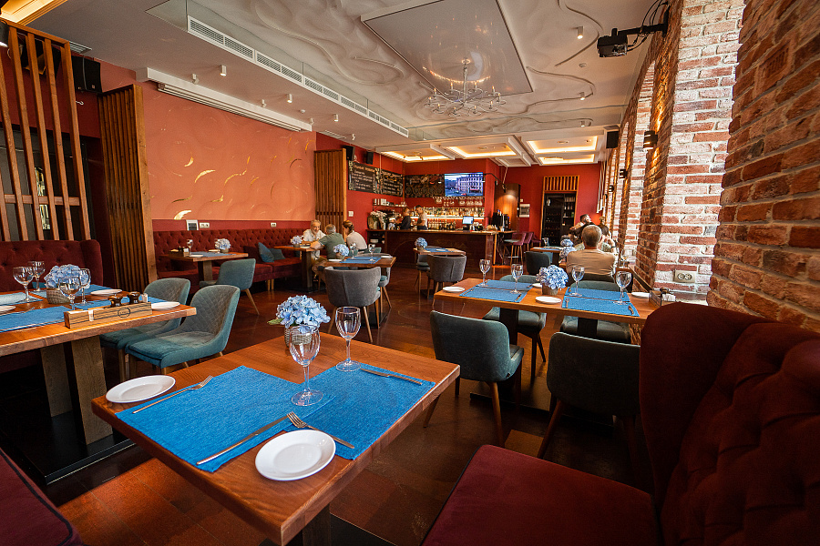 Основной зал