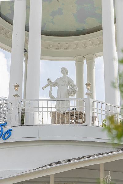 Белоснежная ротонда