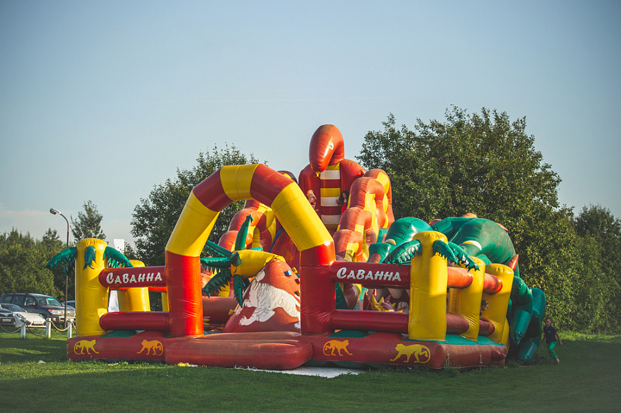 Большой шатер с верандой