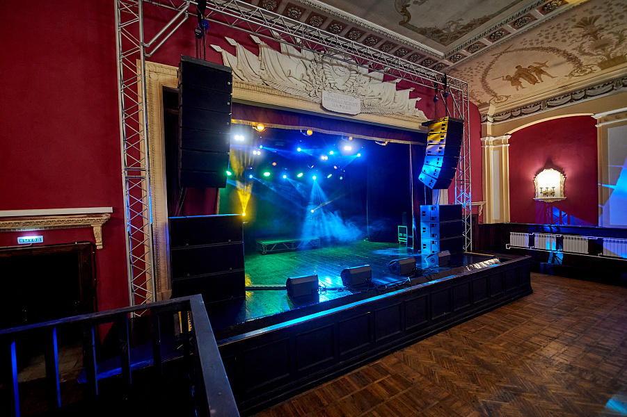 Основной зал