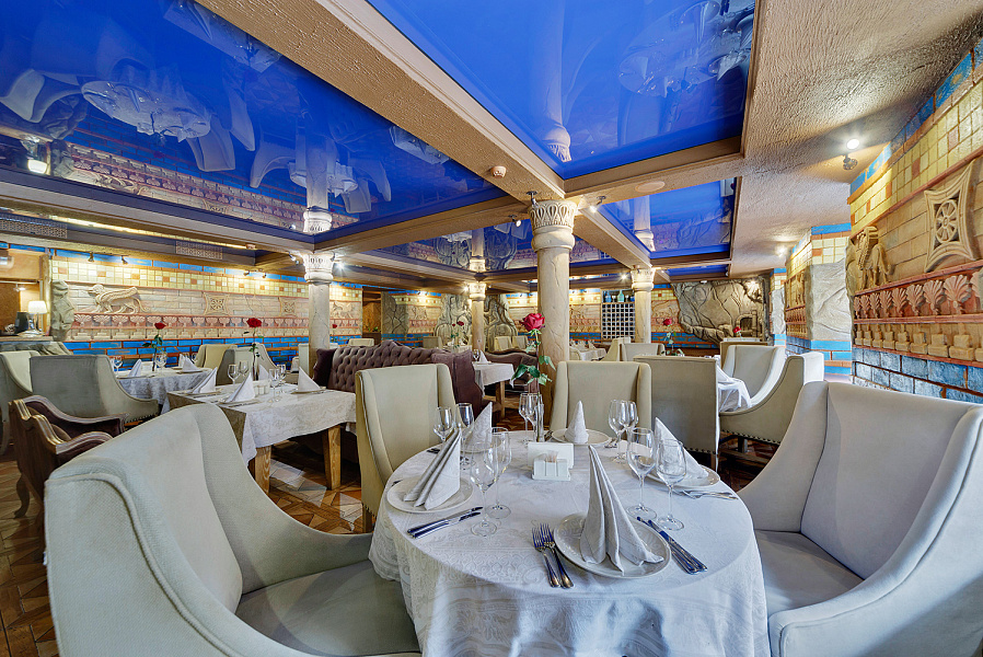 Основной зал