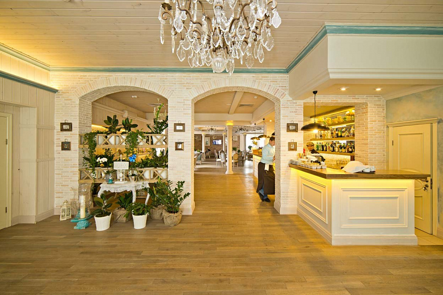 Основной зал