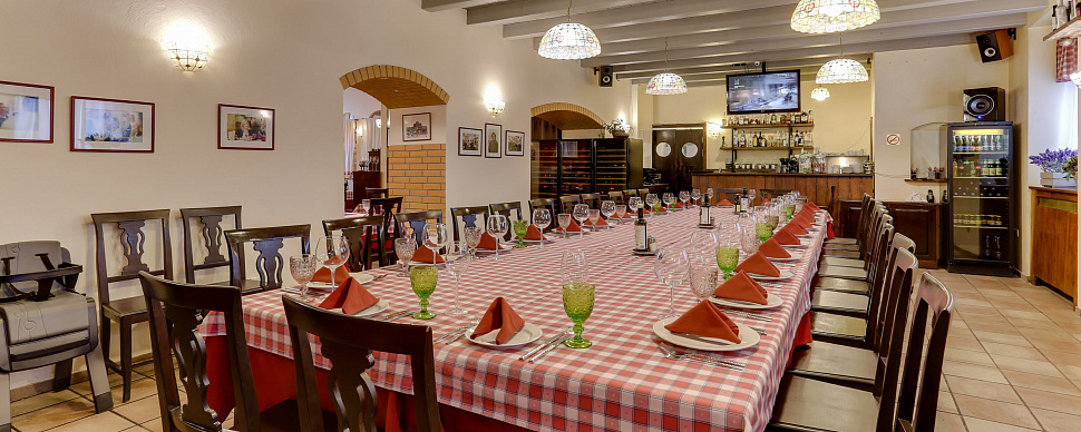 Средний зал